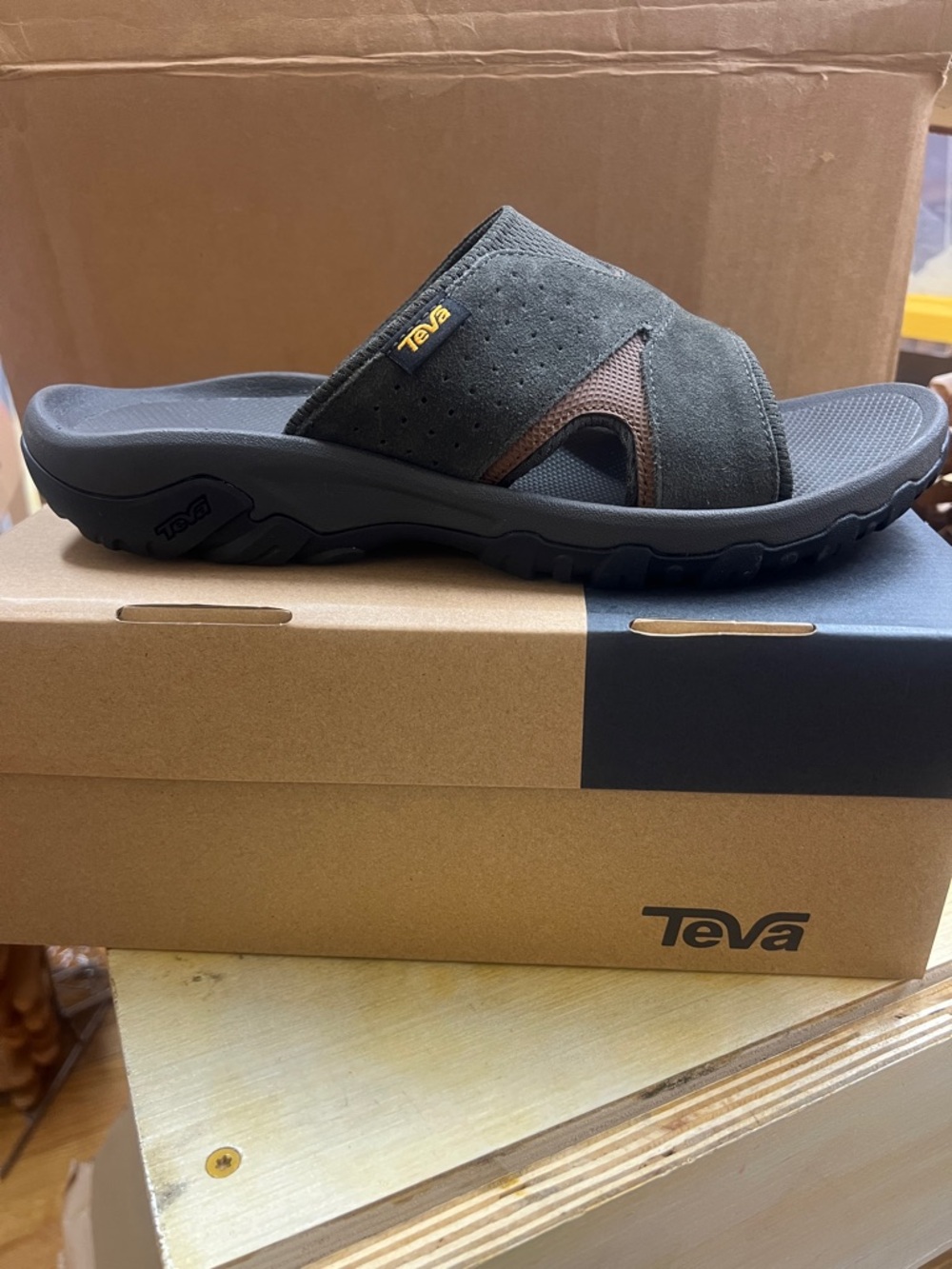 NWT Teva M’s Katavi 2 Slide-  Dark Brown/ Black